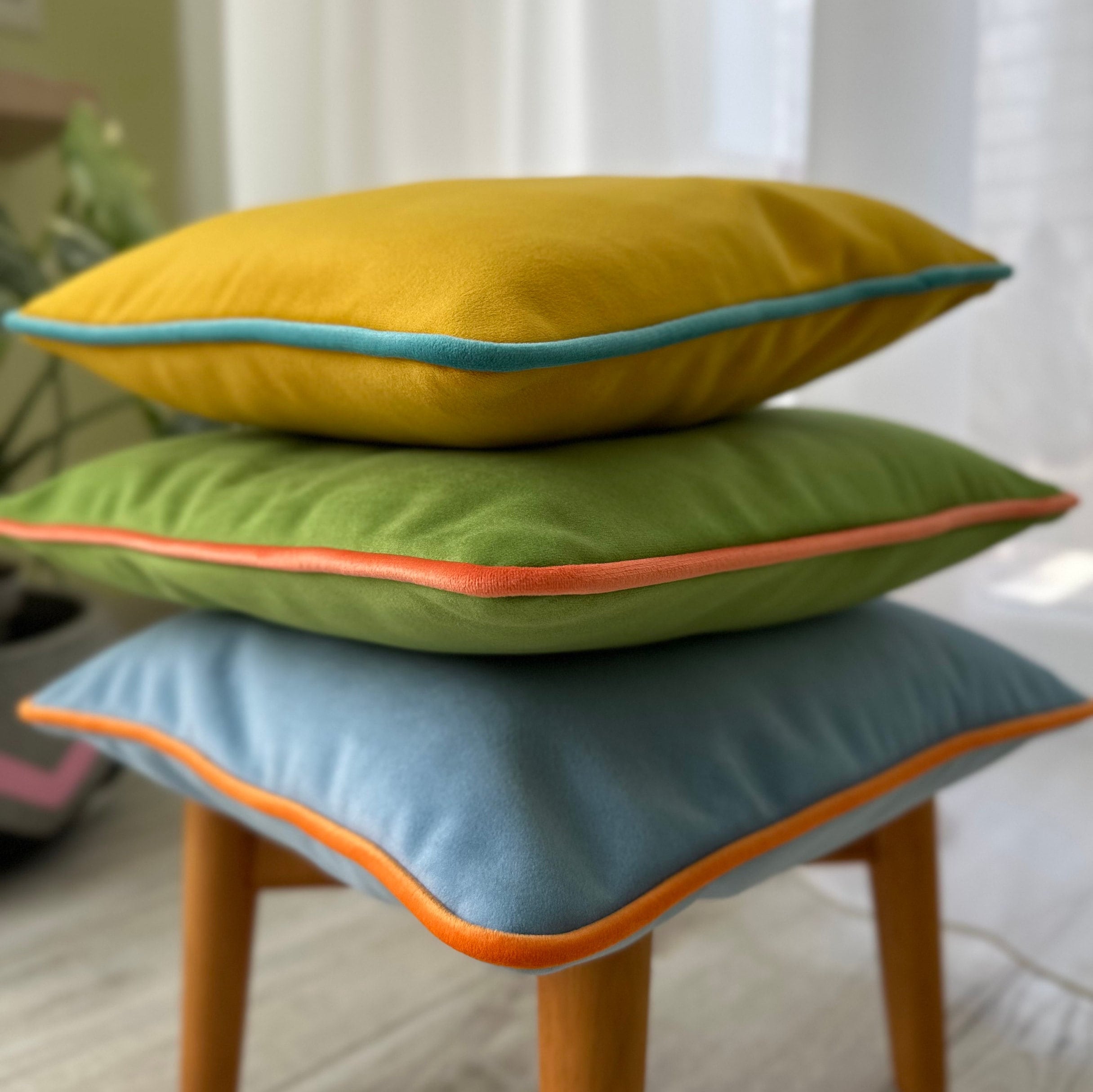 Thick Velvet Cushion Cover: Colorful Velvet Pillow with Piping